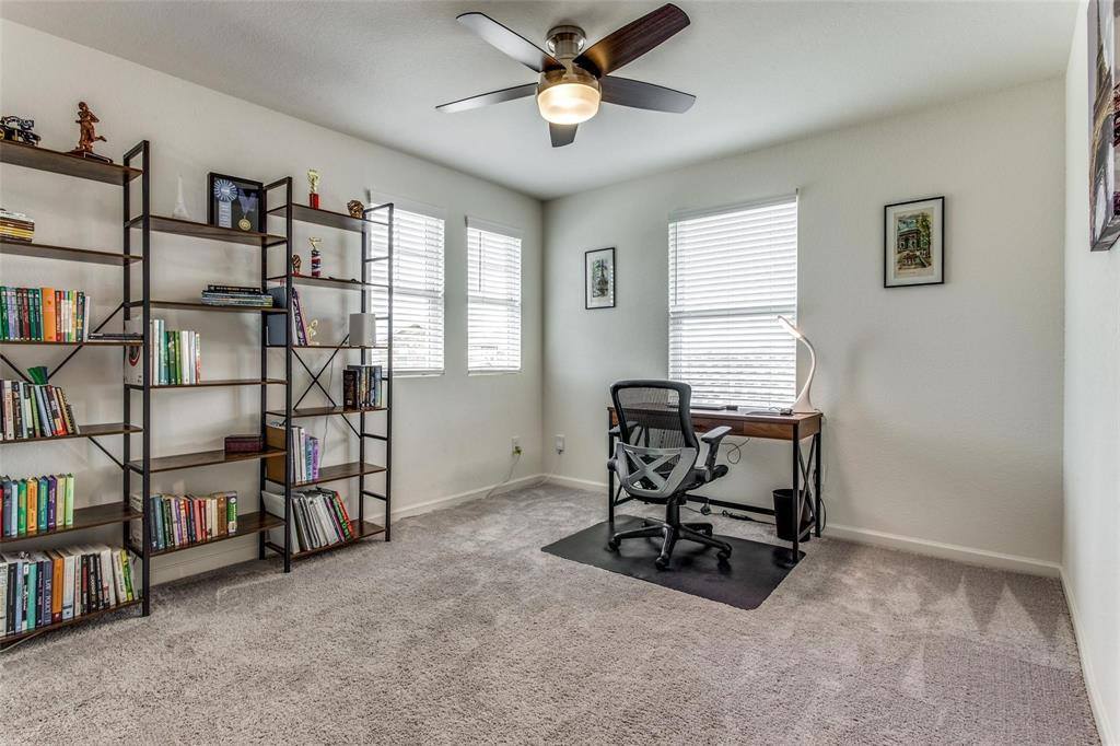 10361 Castle Lyons Lane, Fort Worth, TX 76036