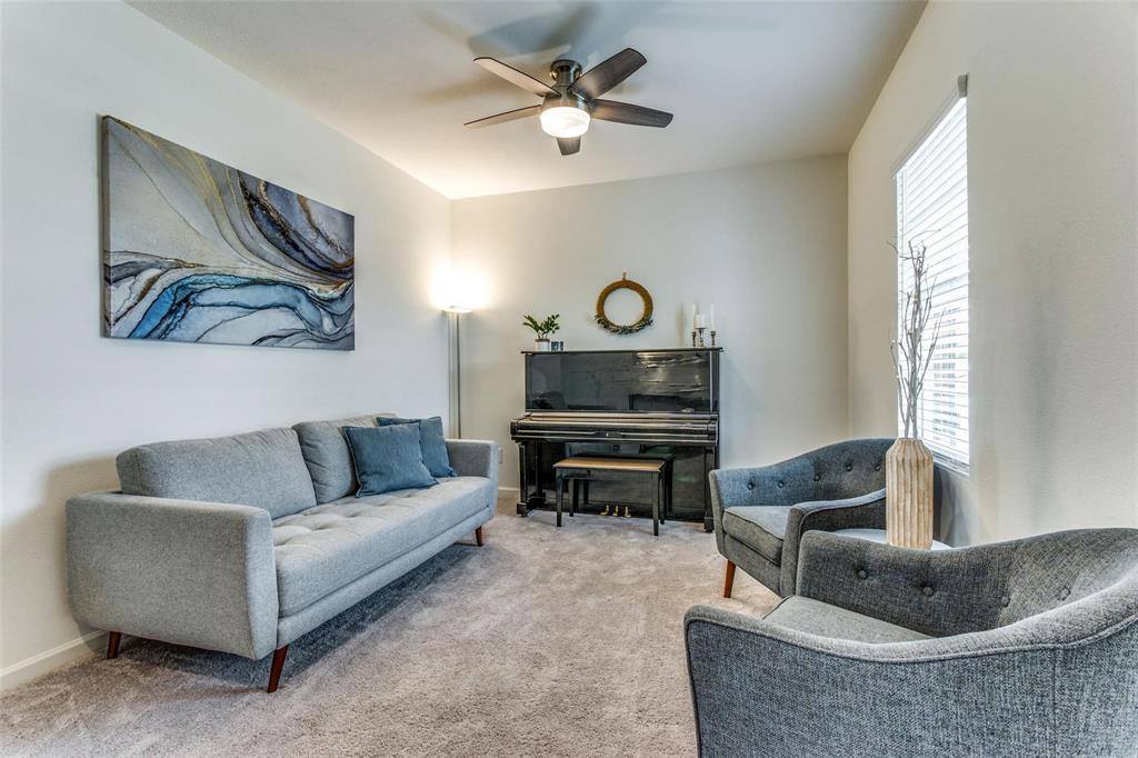 10361 Castle Lyons Lane, Fort Worth, TX 76036