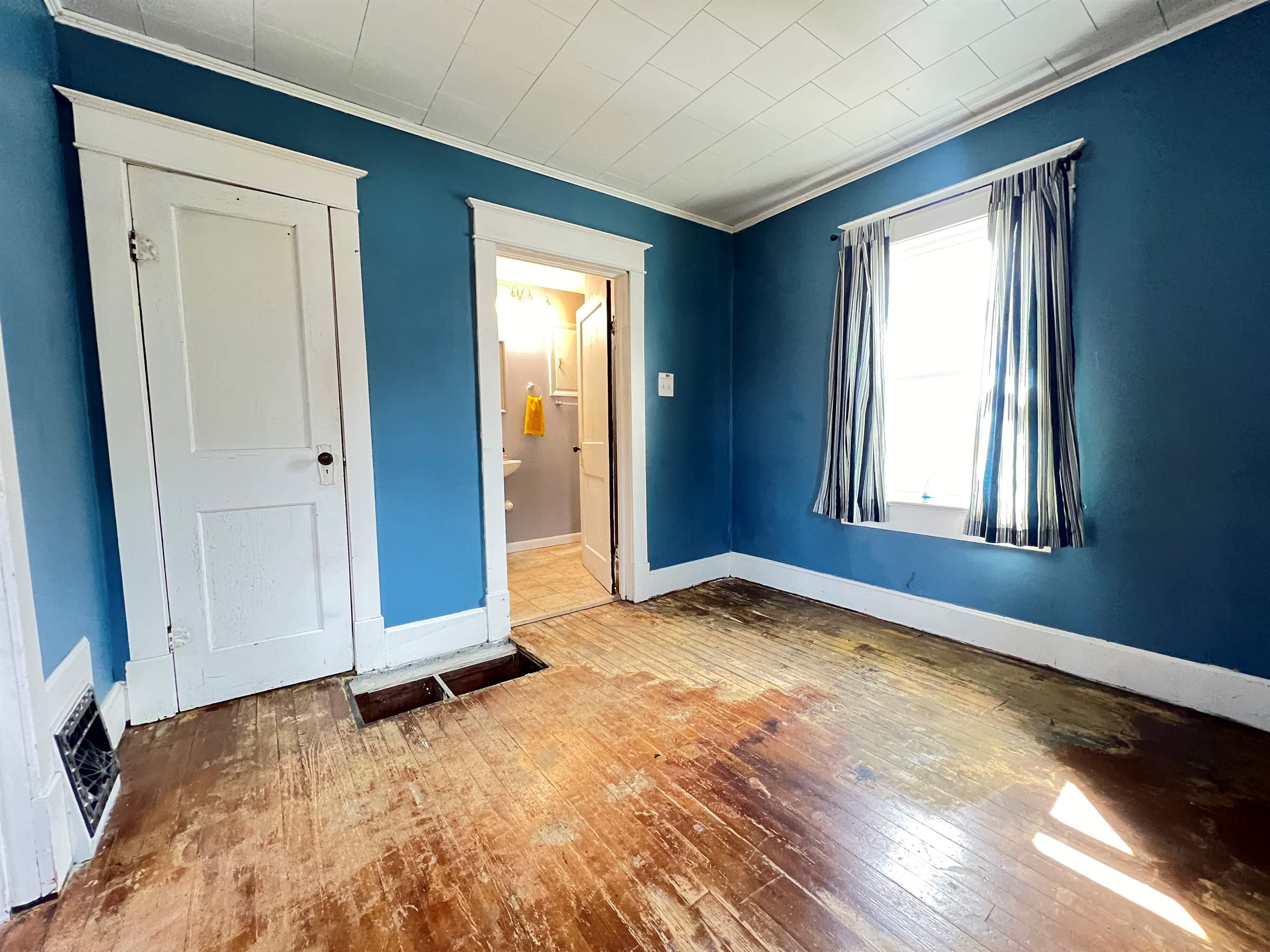 2011 8th Ave, Terre Haute, IN 47804