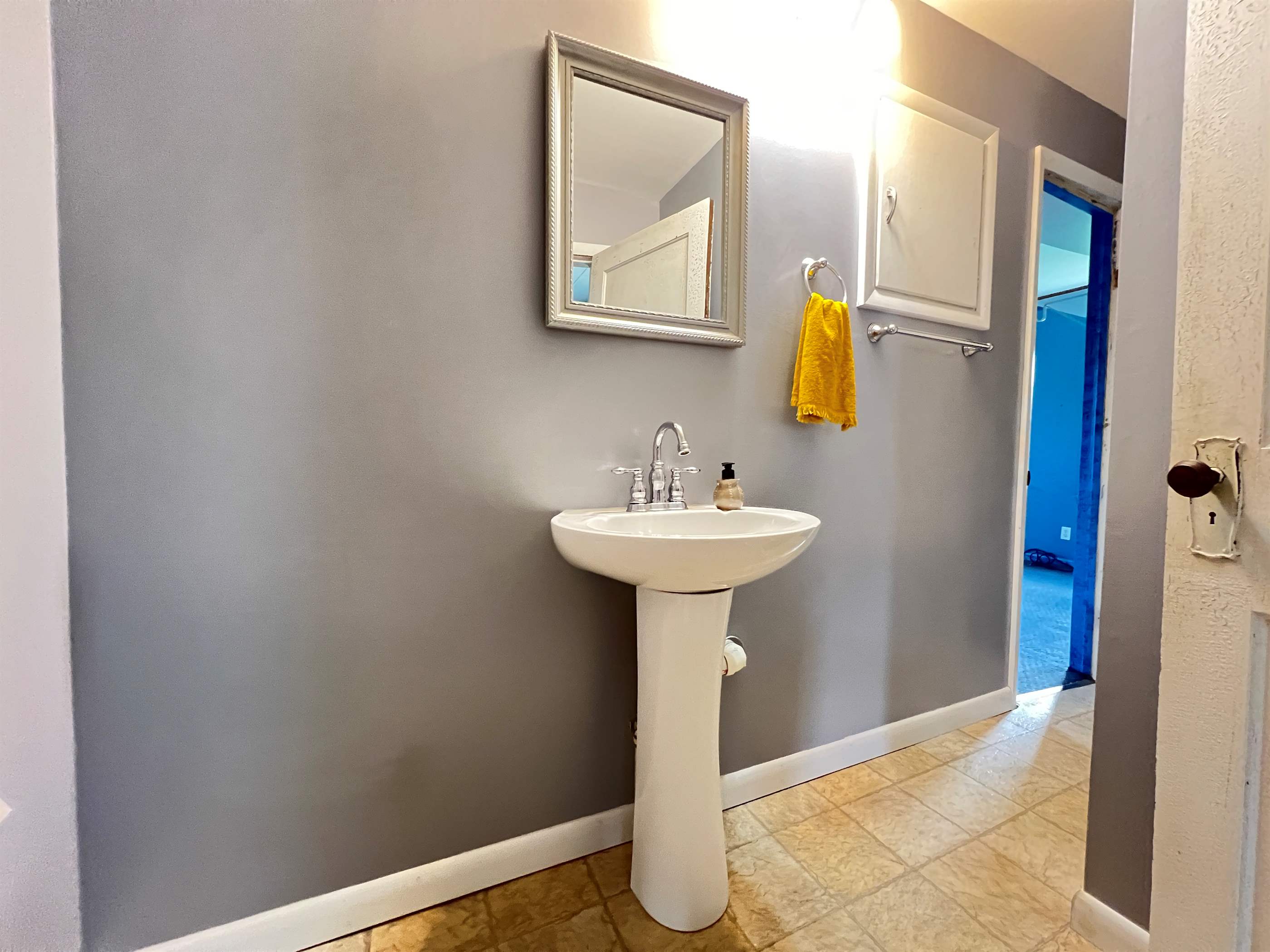 2011 8th Ave, Terre Haute, IN 47804