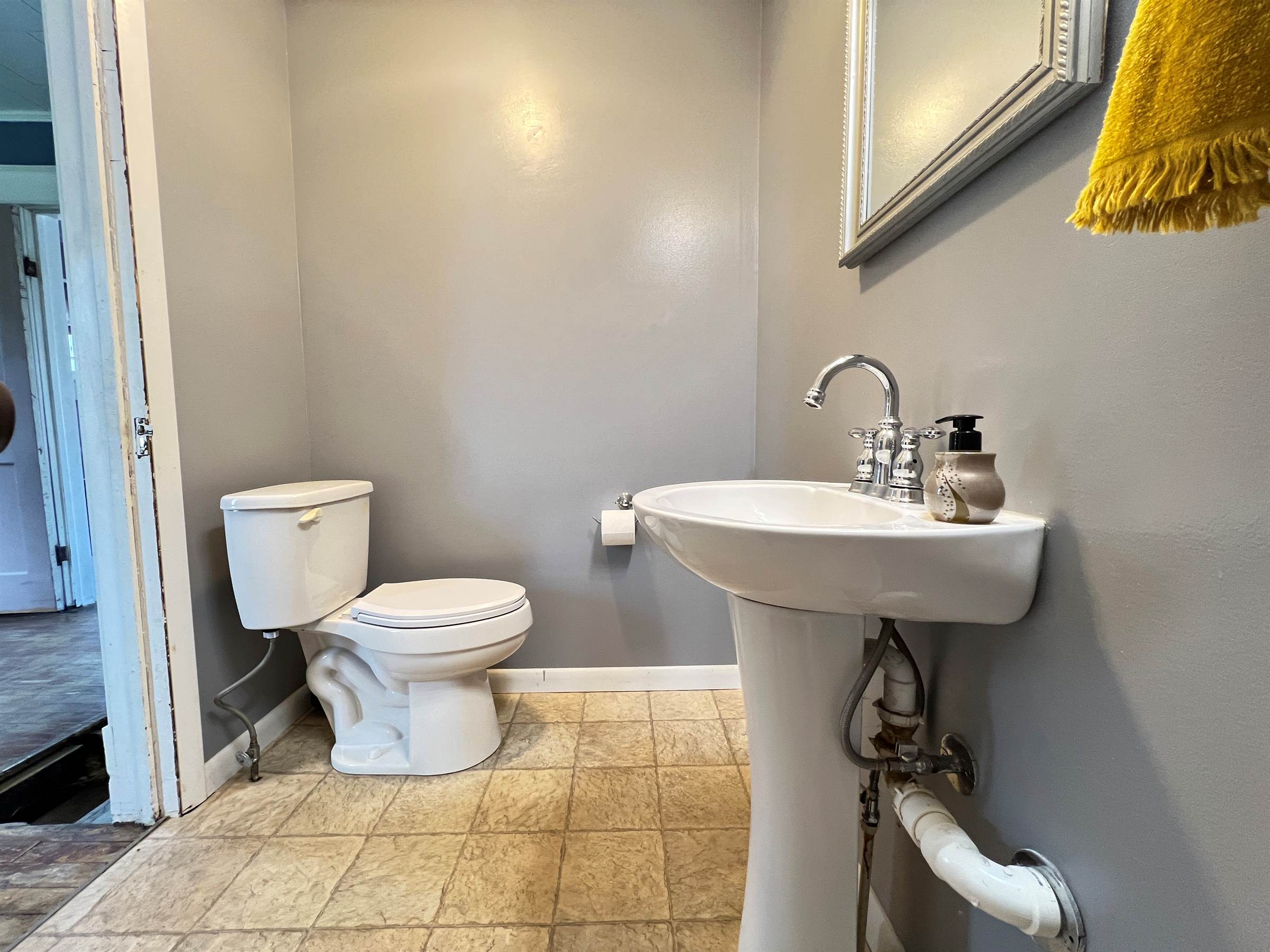 2011 8th Ave, Terre Haute, IN 47804