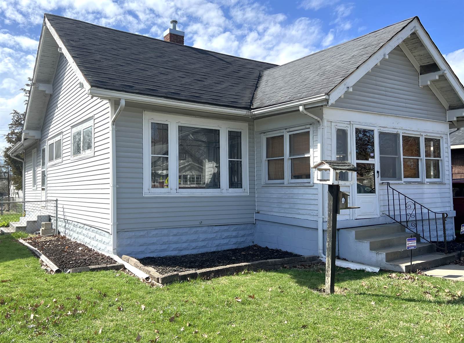 2011 8th Ave, Terre Haute, IN 47804