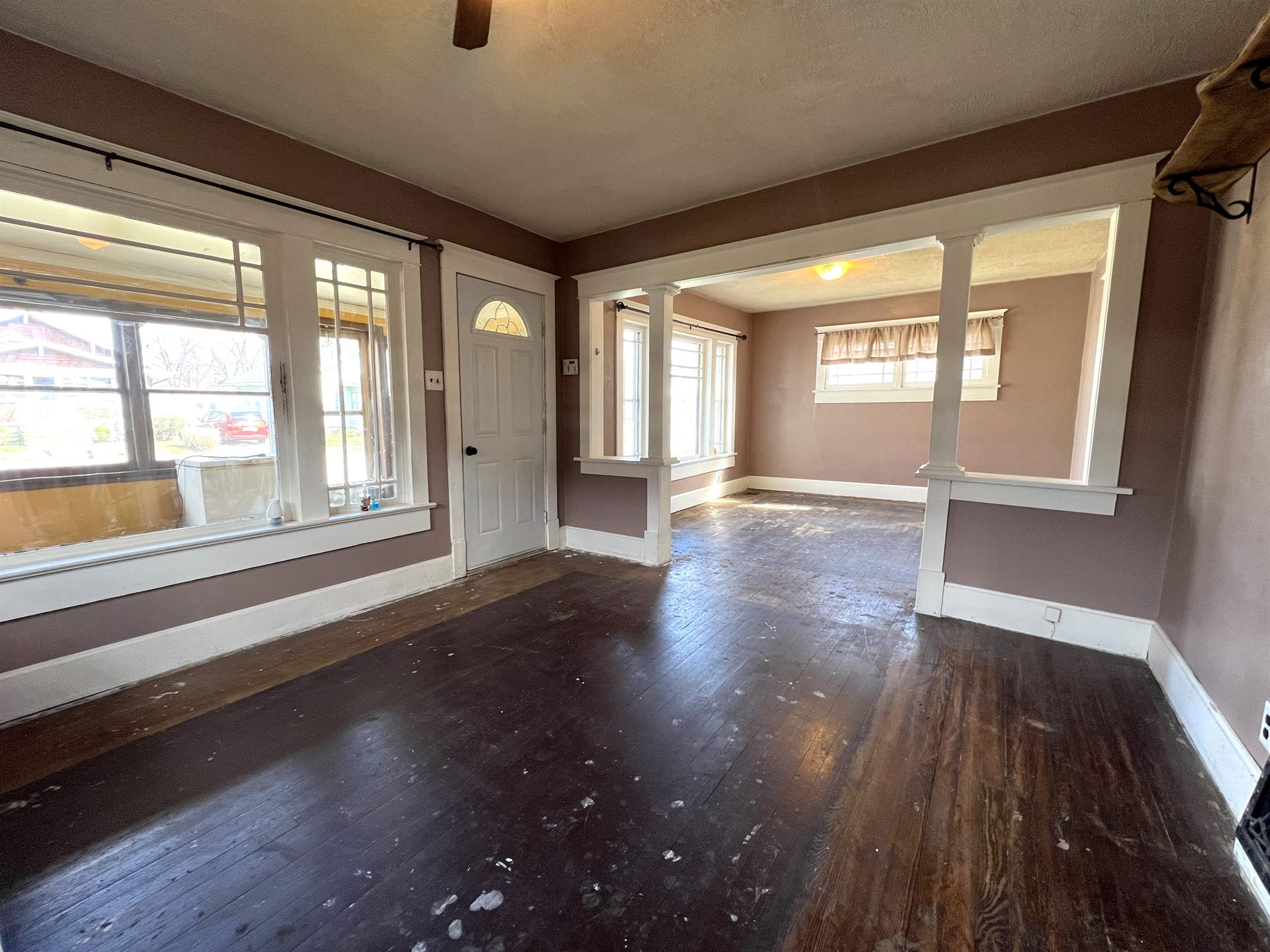 2011 8th Ave, Terre Haute, IN 47804