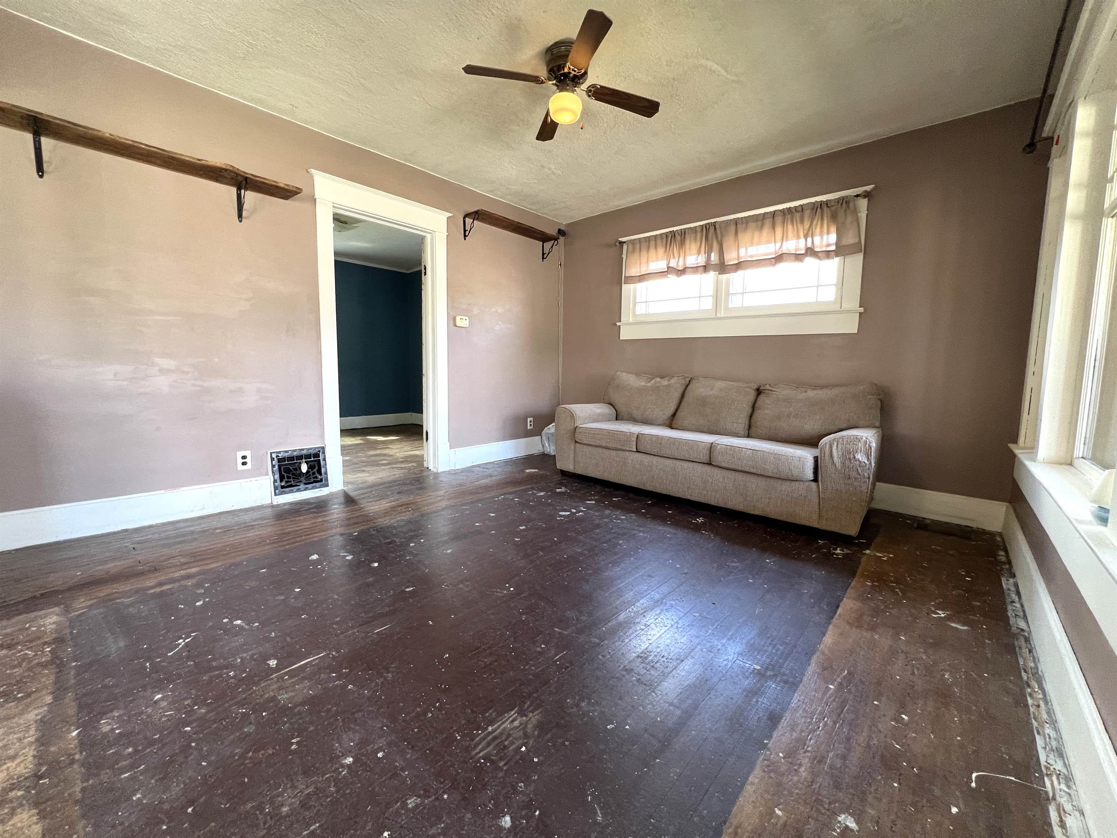 2011 8th Ave, Terre Haute, IN 47804