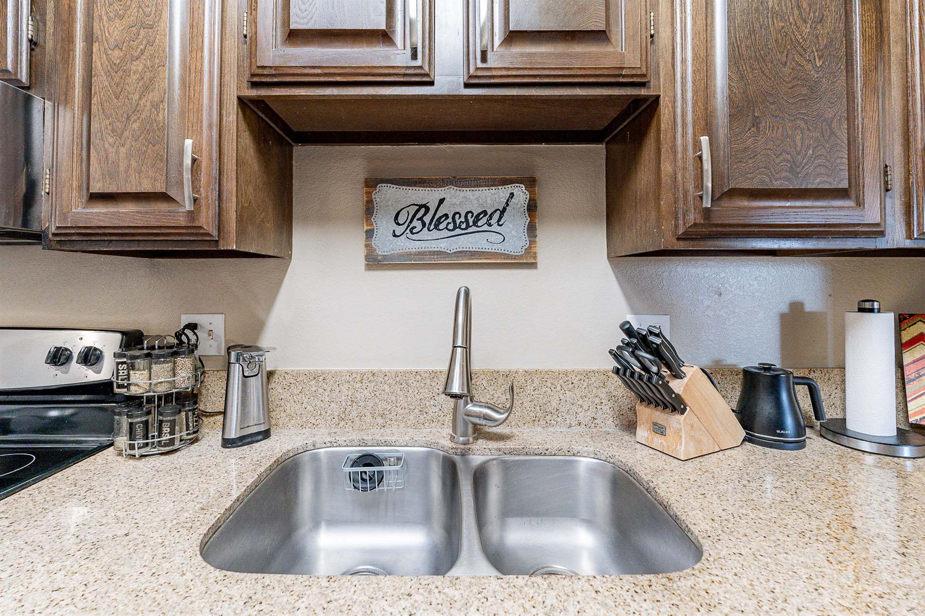 1088 N Caribe Ave, Tucson, AZ 85710