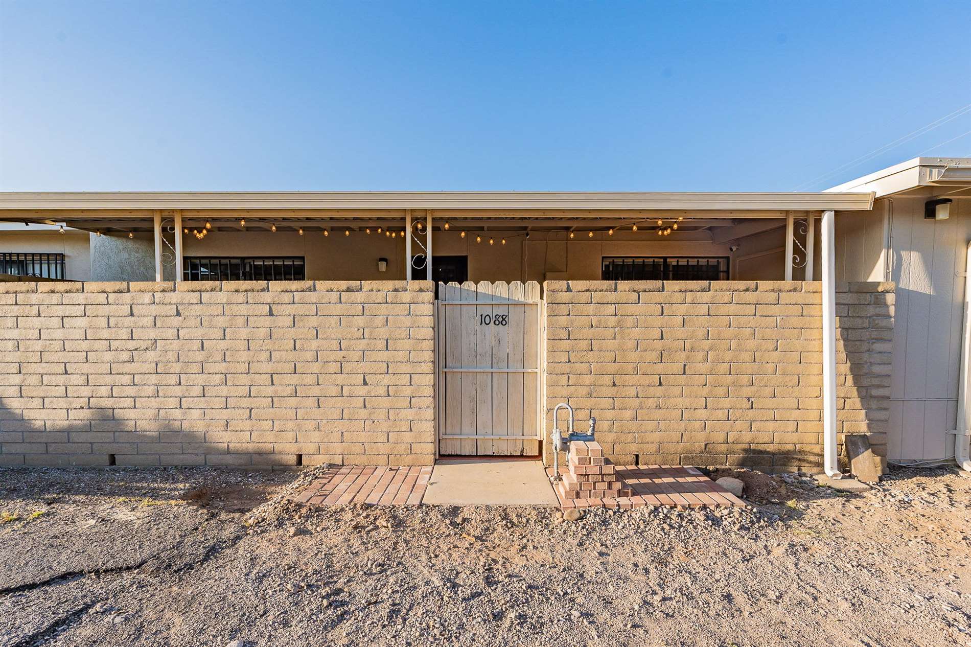 1088 N Caribe Ave, Tucson, AZ 85710