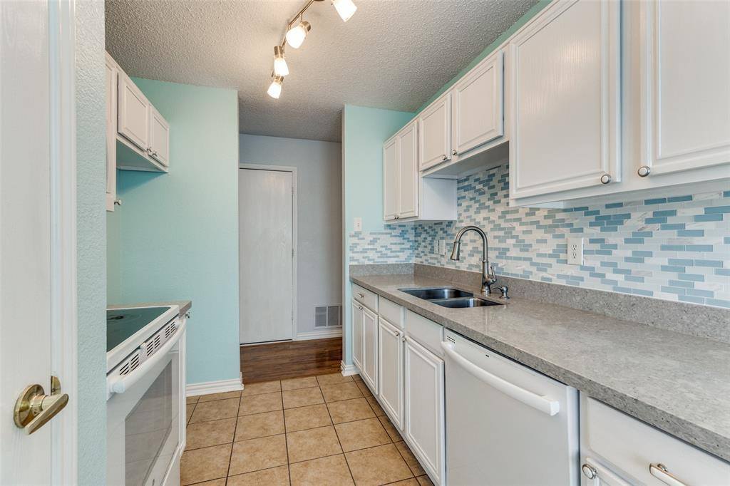 2737 Brea Canyon Road, Fort Worth, TX 76108