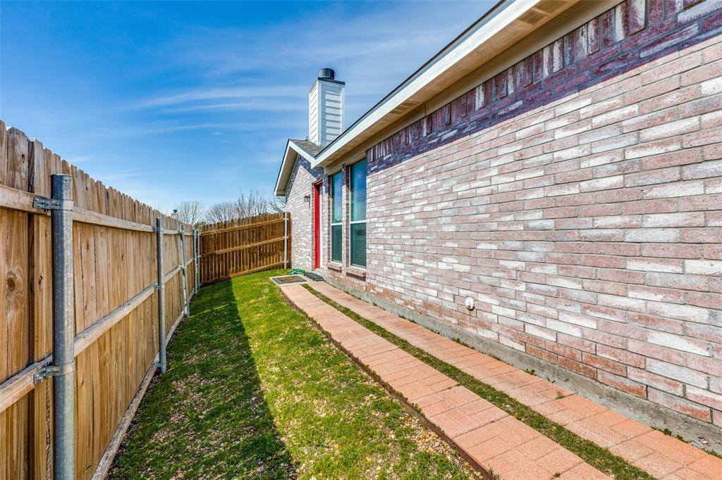 2737 Brea Canyon Road, Fort Worth, TX 76108