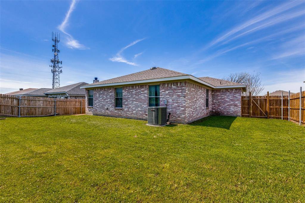 2737 Brea Canyon Road, Fort Worth, TX 76108