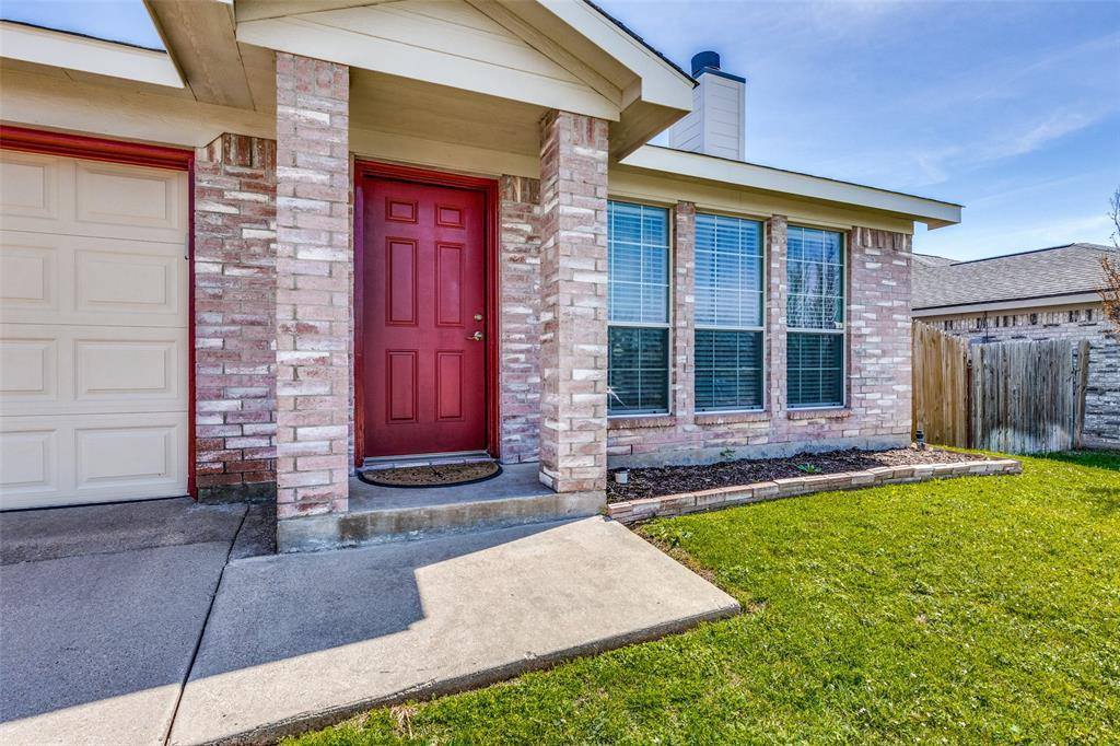 2737 Brea Canyon Road, Fort Worth, TX 76108
