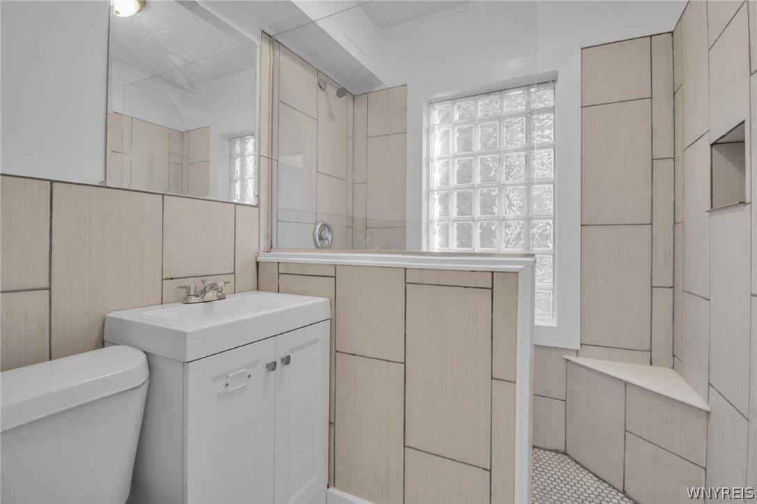 2555 Main Street, Buffalo, NY 14214