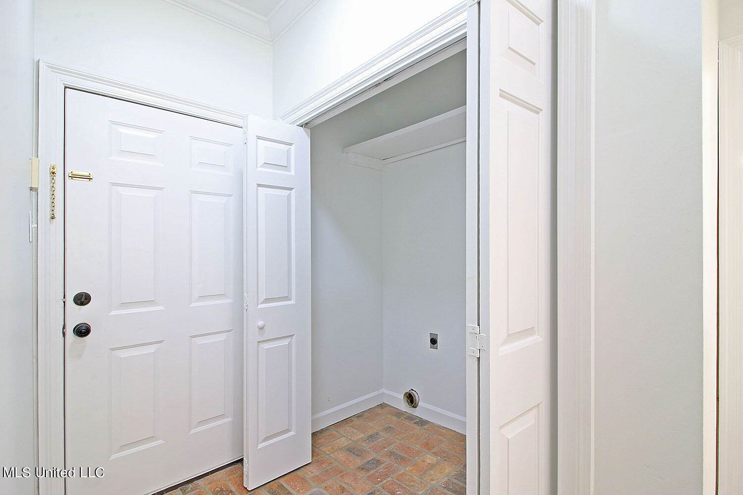 8328 Pine Cone Drive, Gautier, MS 39553