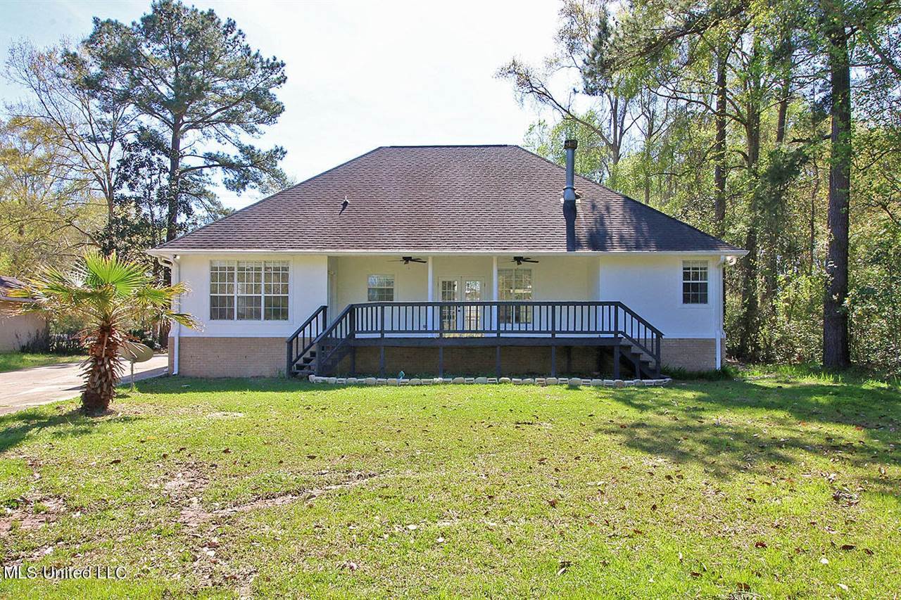 8328 Pine Cone Drive, Gautier, MS 39553