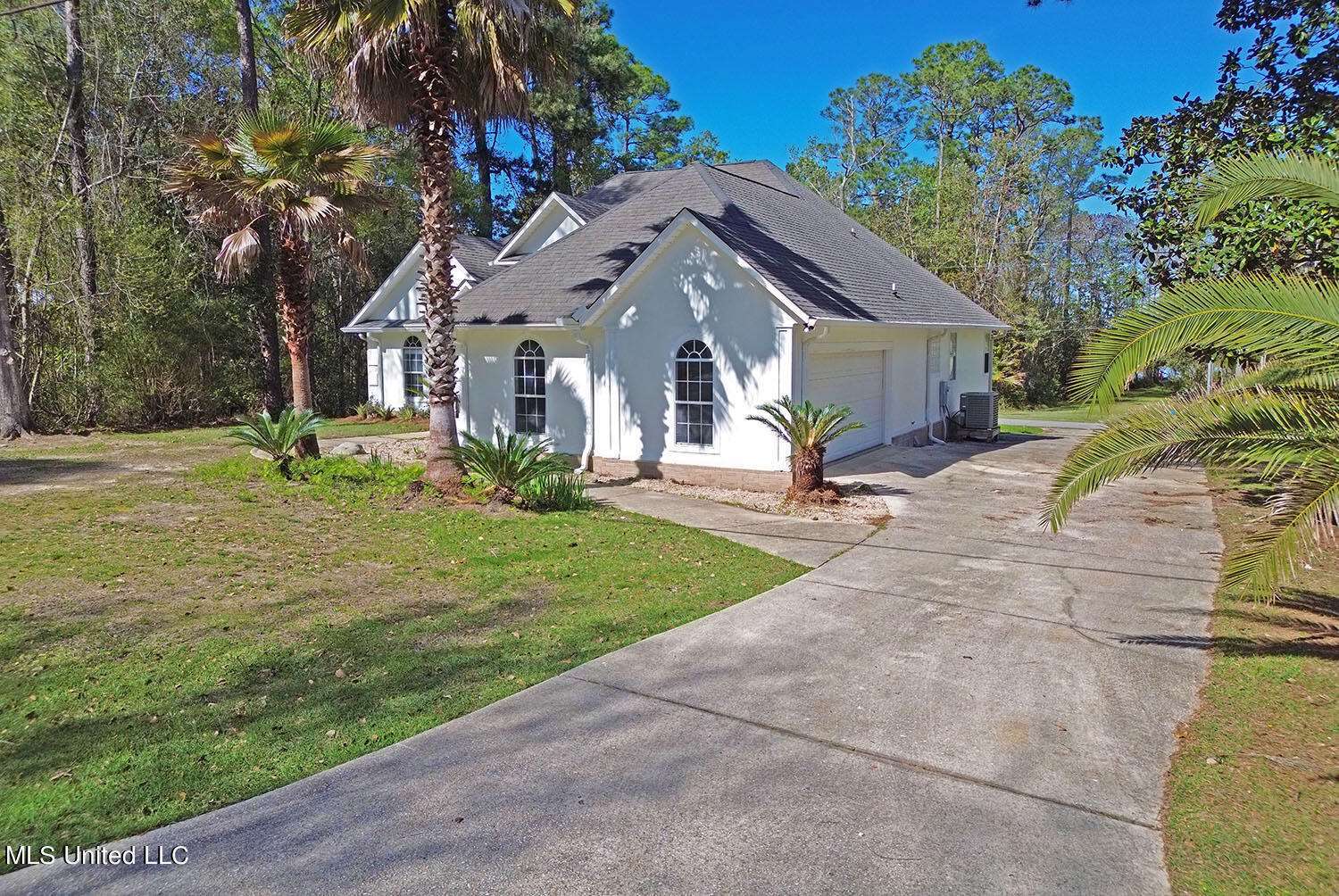 8328 Pine Cone Drive, Gautier, MS 39553