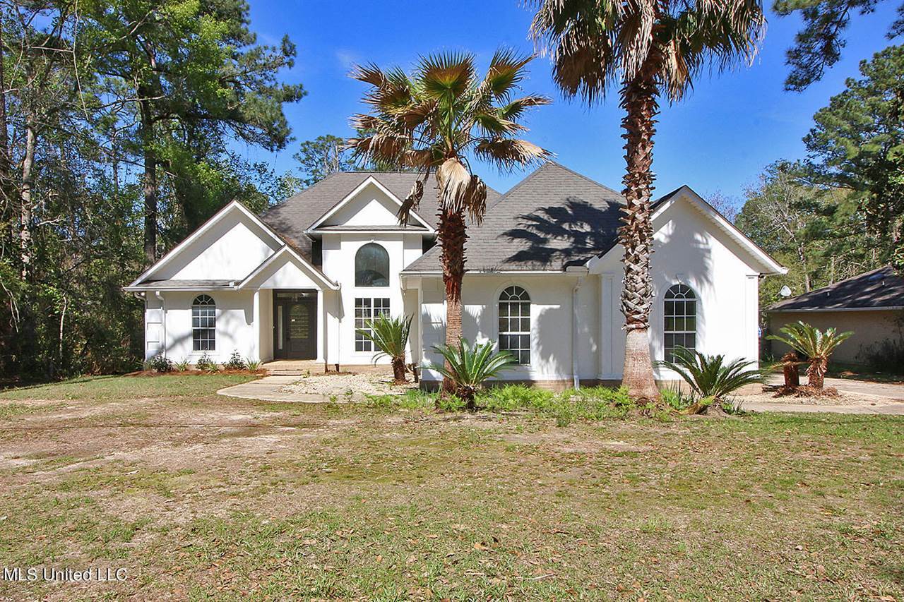 8328 Pine Cone Drive, Gautier, MS 39553