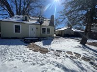 409 S Oak Avenue, Marshfield, WI 54449