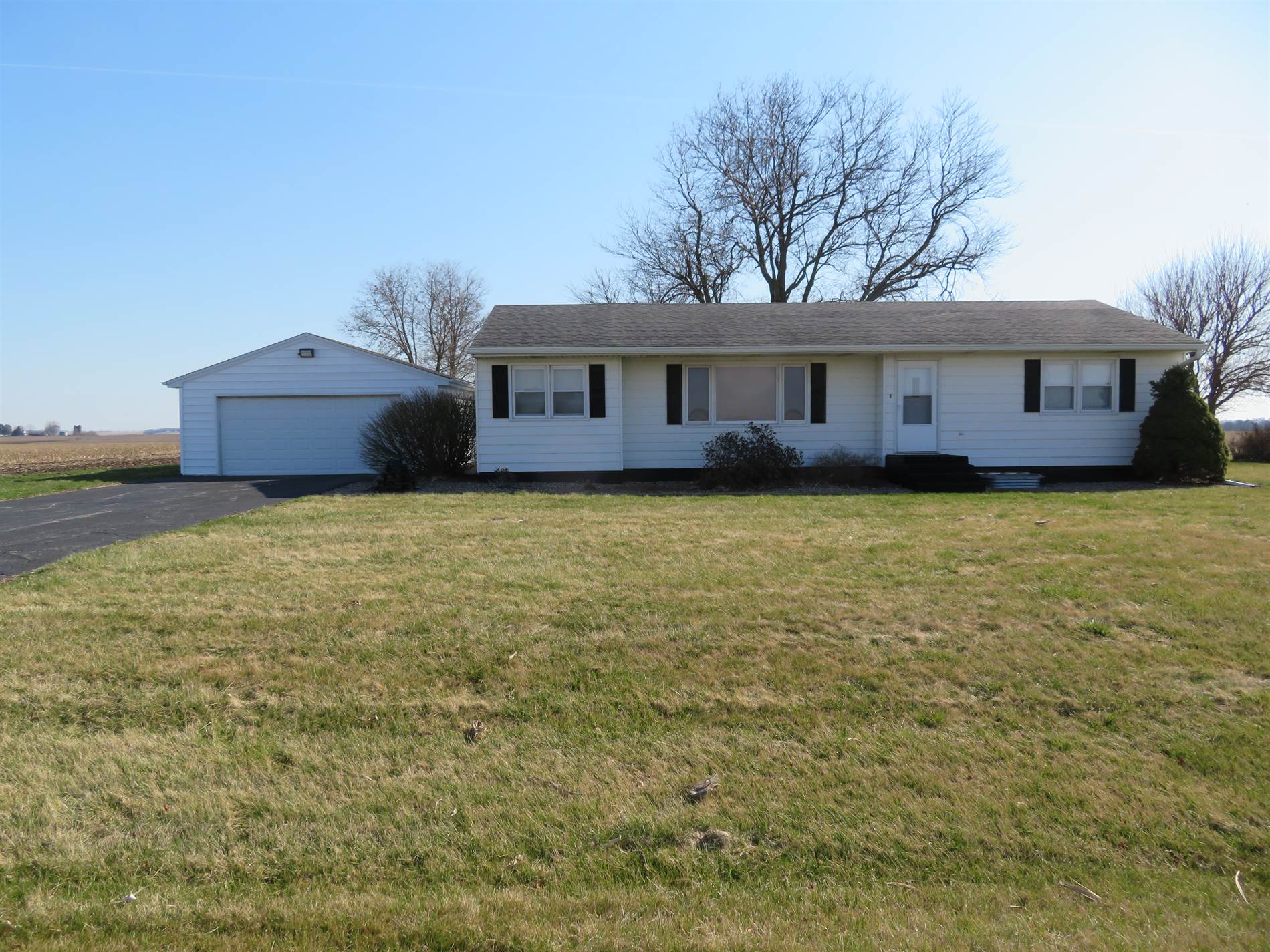 2485 Co Hwy 7, Lynn Center, IL 61262