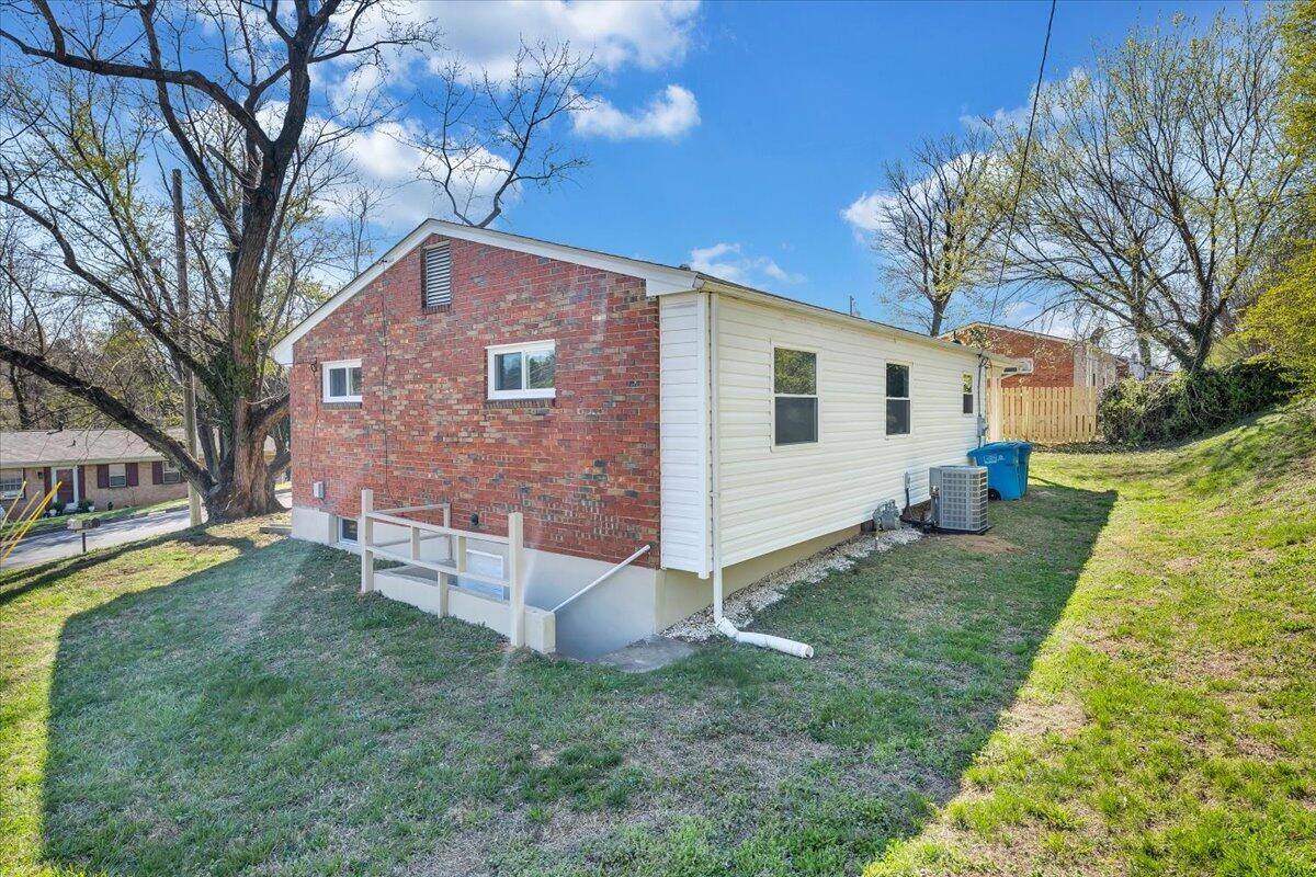 3601 Rolling Hill Ave NW, Roanoke, VA 24017