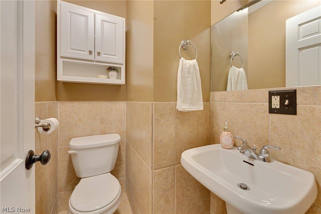 267 West Main Street, Canfield, OH 44406