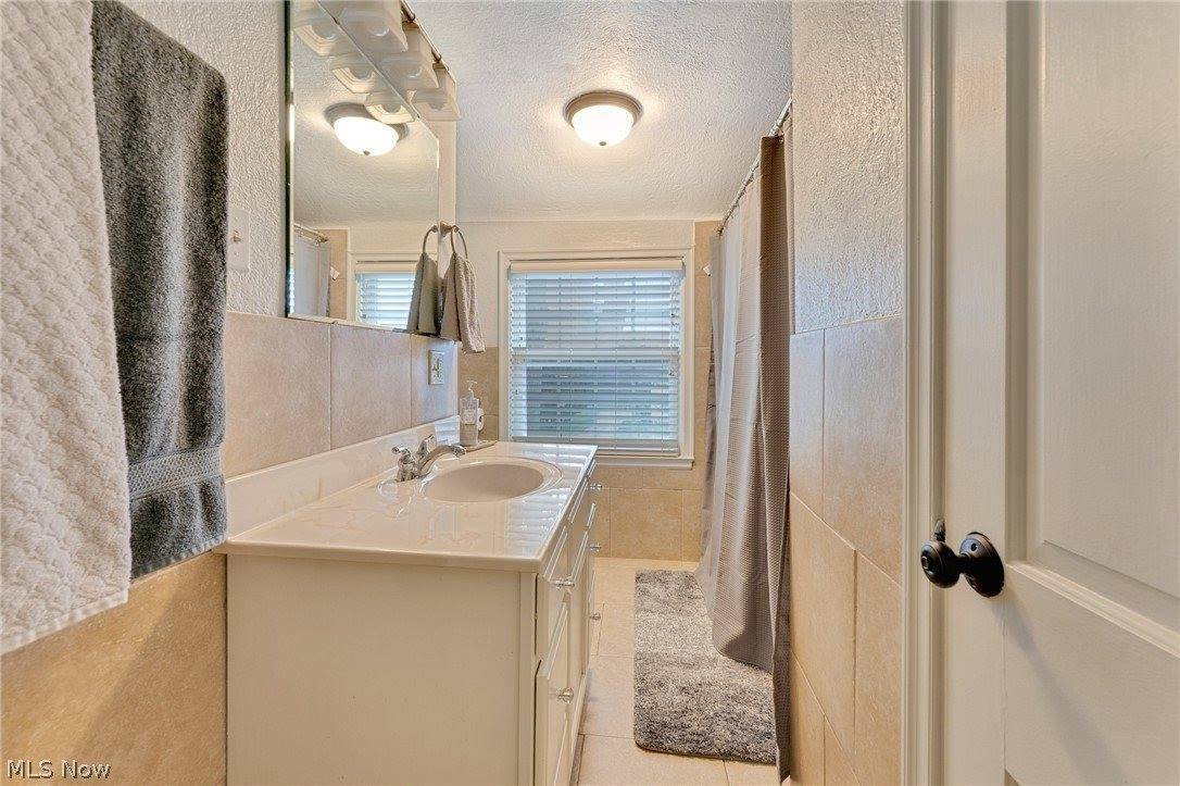 267 West Main Street, Canfield, OH 44406