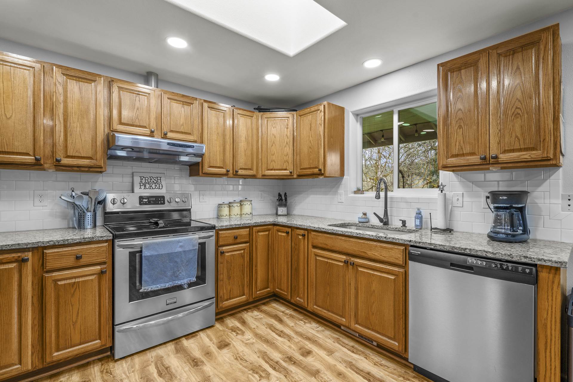 38979 Sodaville Waterloo Dr, Lebanon, OR 97355