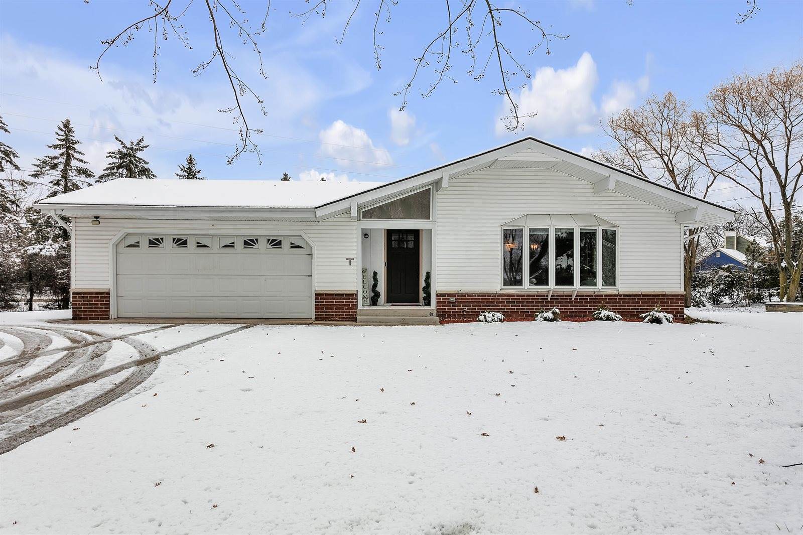 4780 Camfield Dr, Brookfield, WI 53045