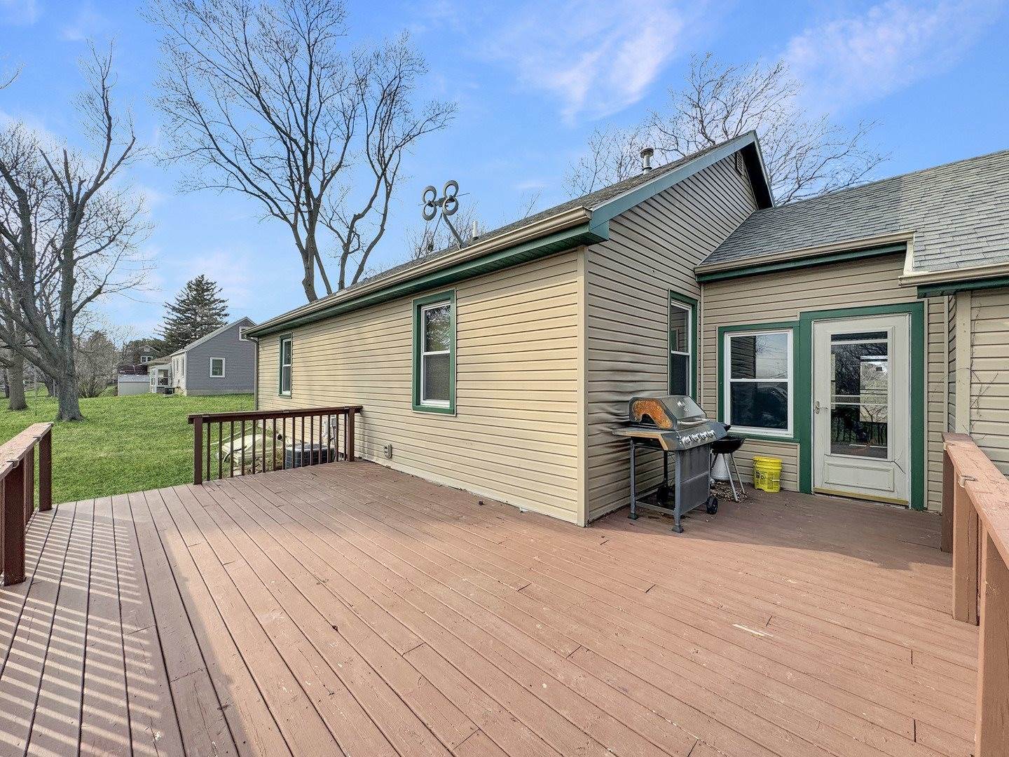 1135 LaCresta Drive, Freeport, IL 61032