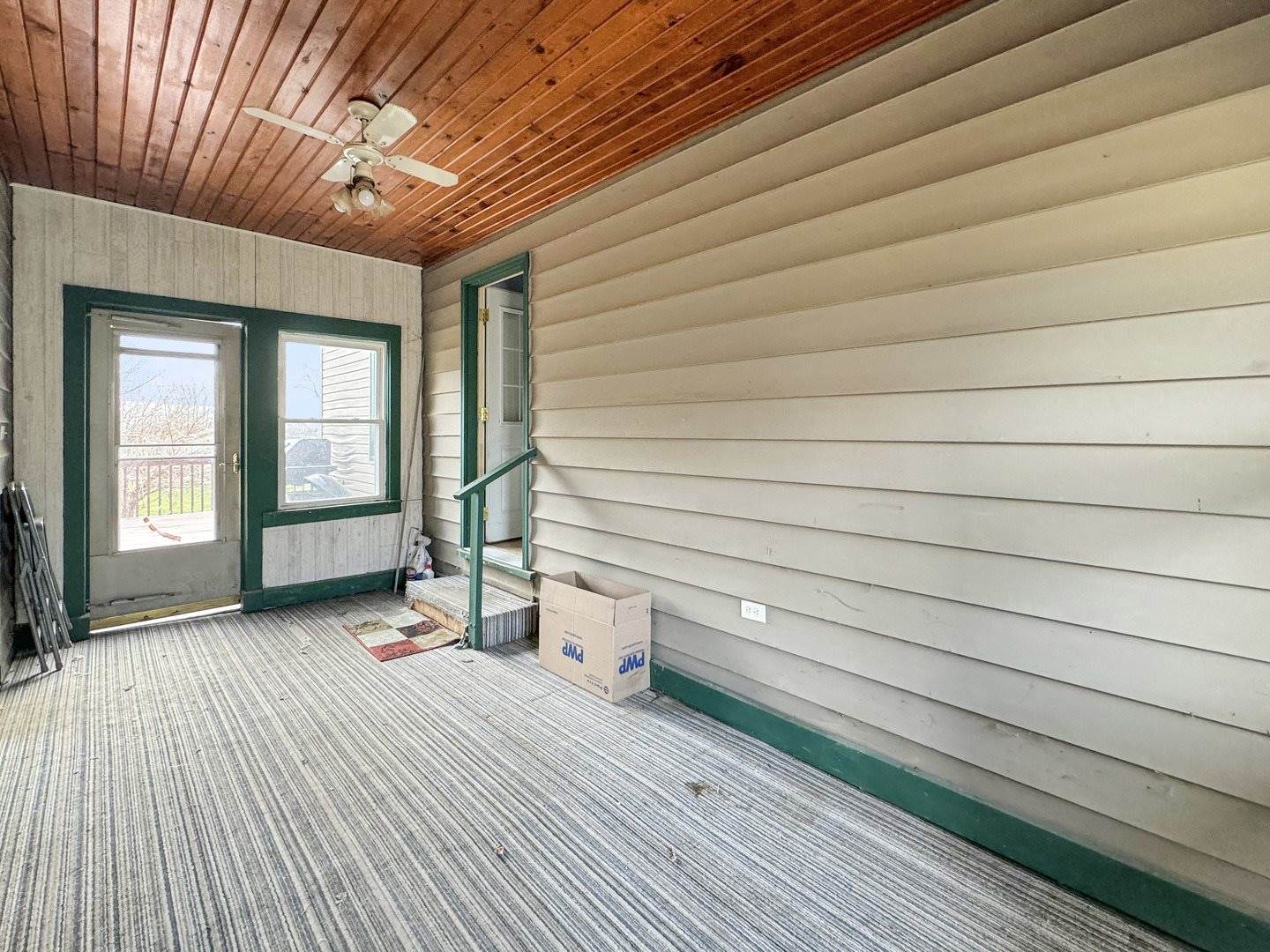 1135 LaCresta Drive, Freeport, IL 61032