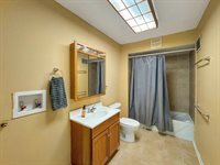 1135 LaCresta Drive, Freeport, IL 61032