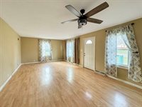 1135 LaCresta Drive, Freeport, IL 61032