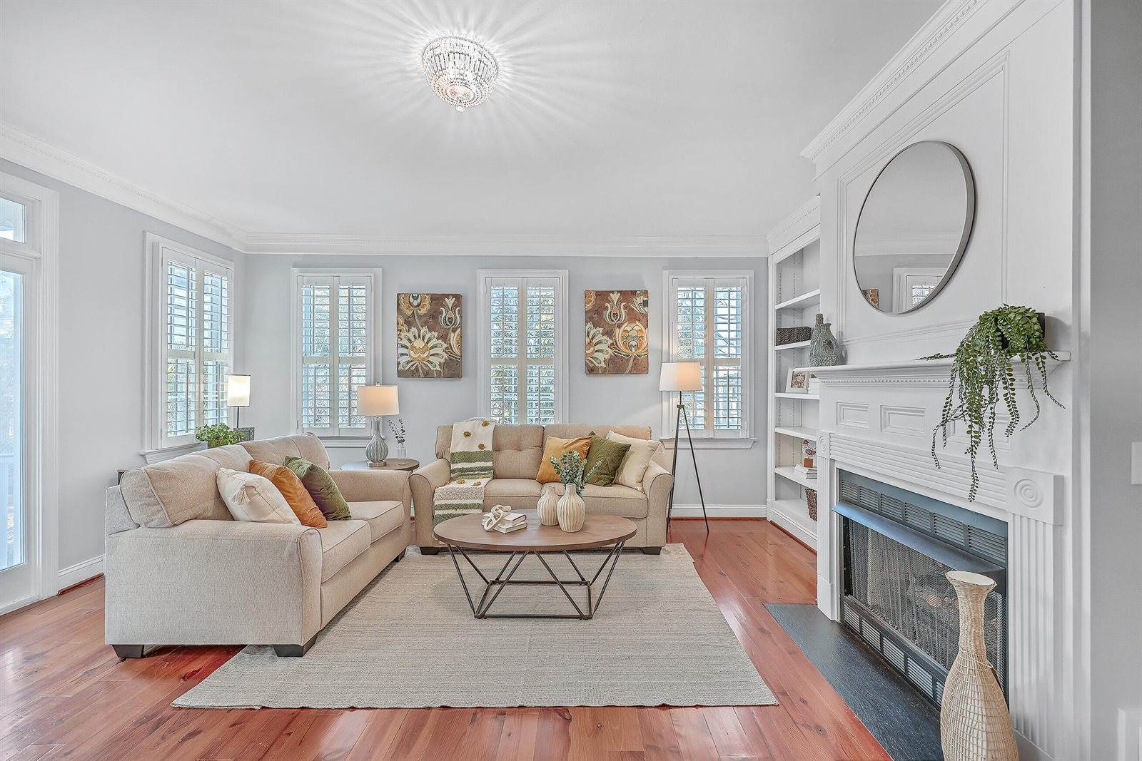 207 Wentworth Street, Charleston, SC 29401