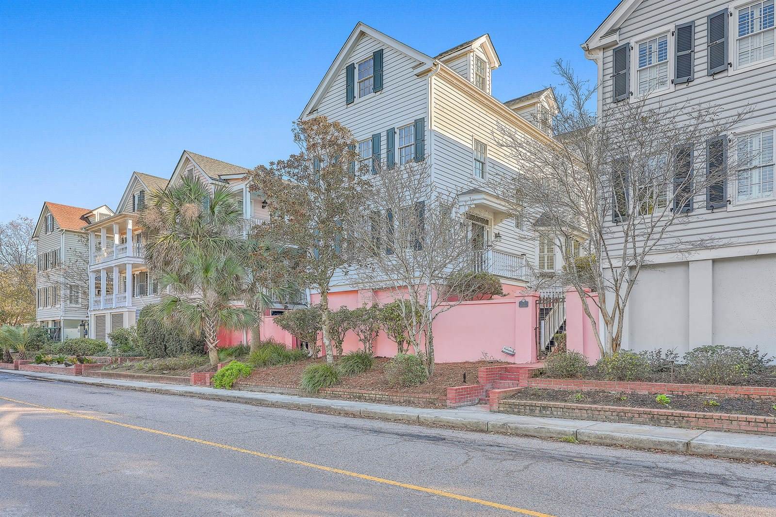 207 Wentworth Street, Charleston, SC 29401