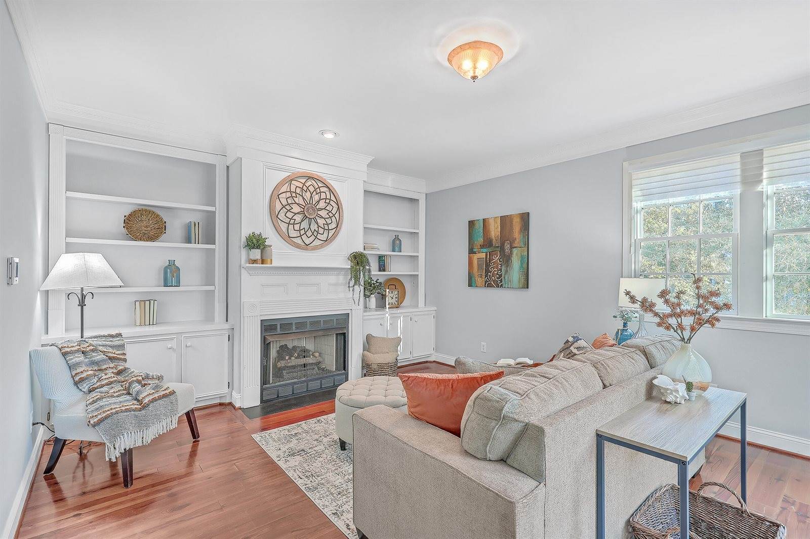 207 Wentworth Street, Charleston, SC 29401