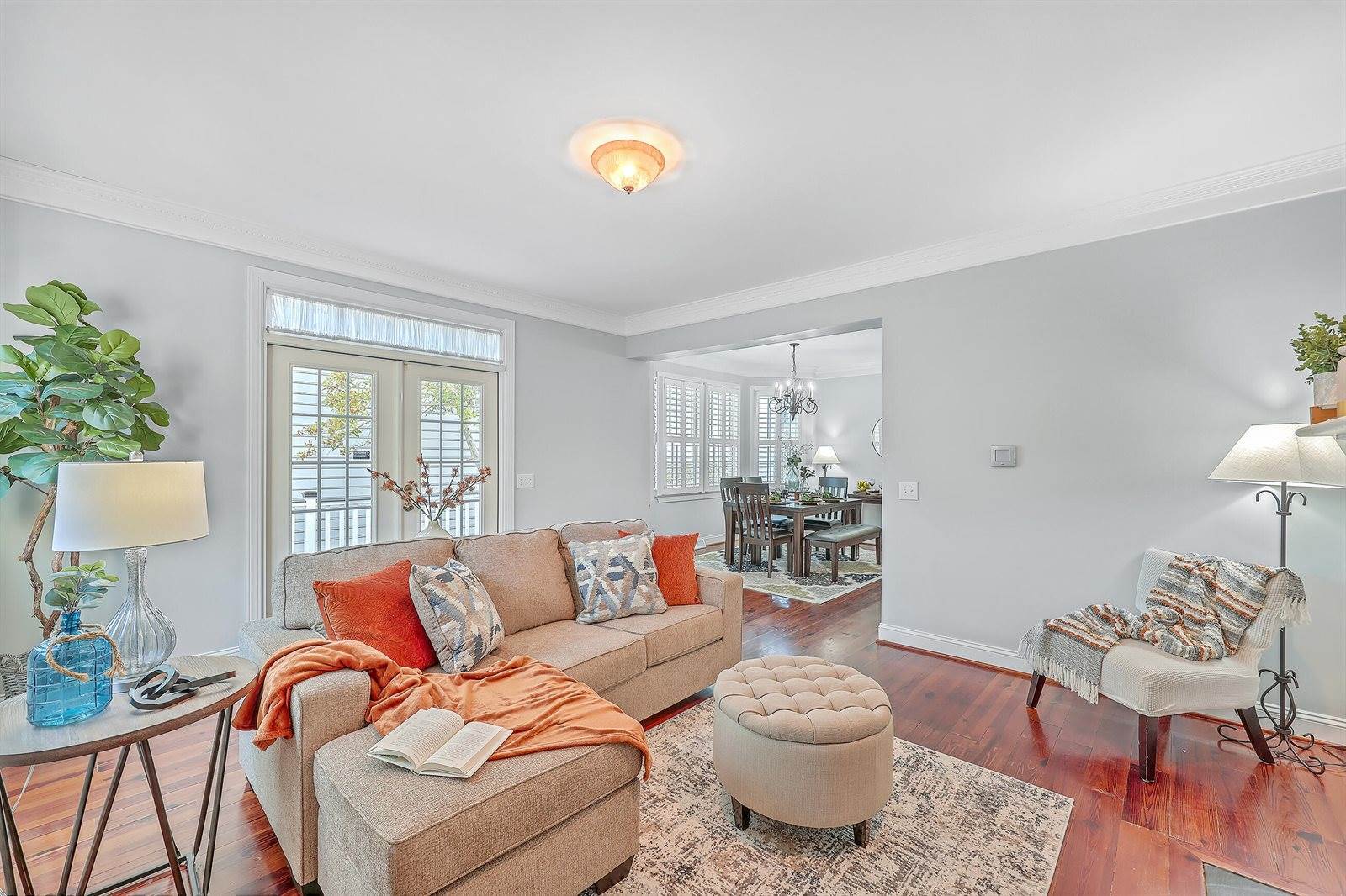 207 Wentworth Street, Charleston, SC 29401