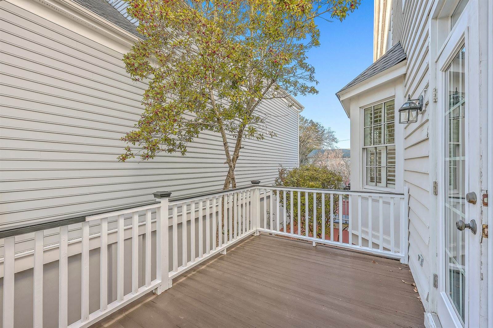 207 Wentworth Street, Charleston, SC 29401