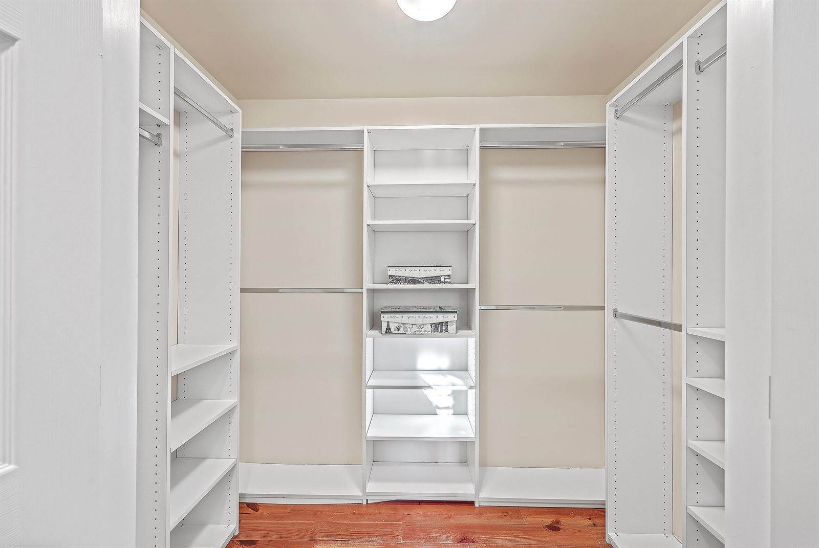 207 Wentworth Street, Charleston, SC 29401