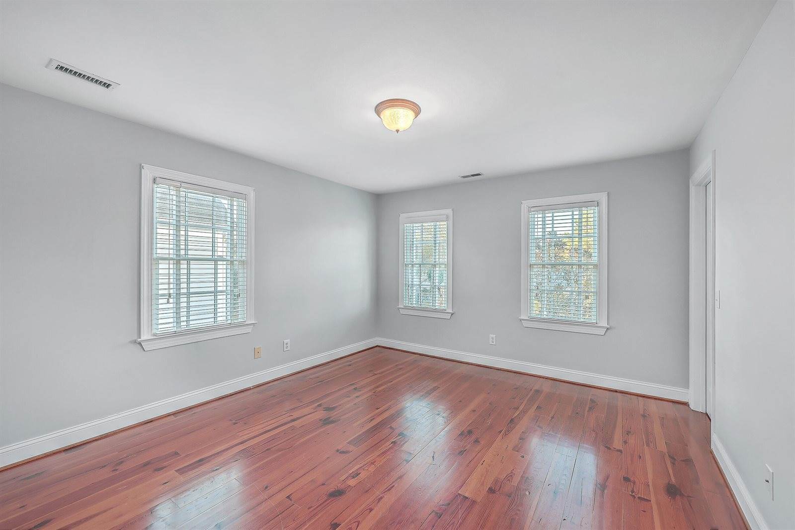 207 Wentworth Street, Charleston, SC 29401