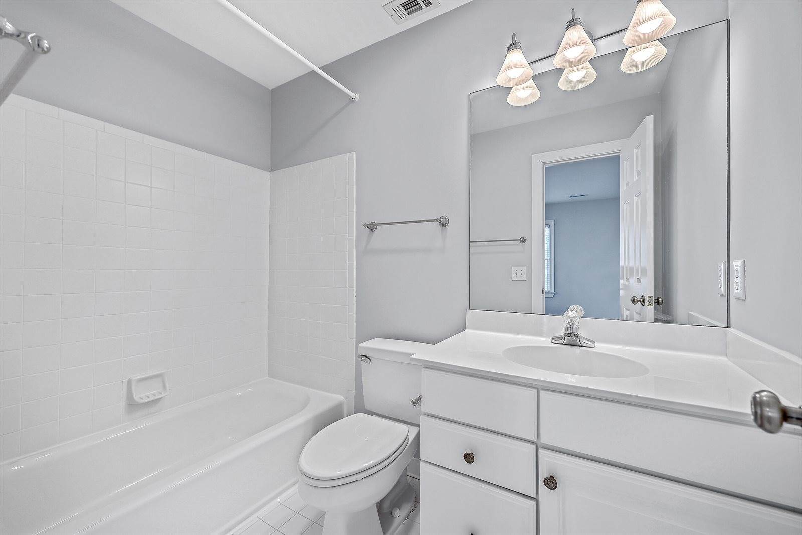 207 Wentworth Street, Charleston, SC 29401