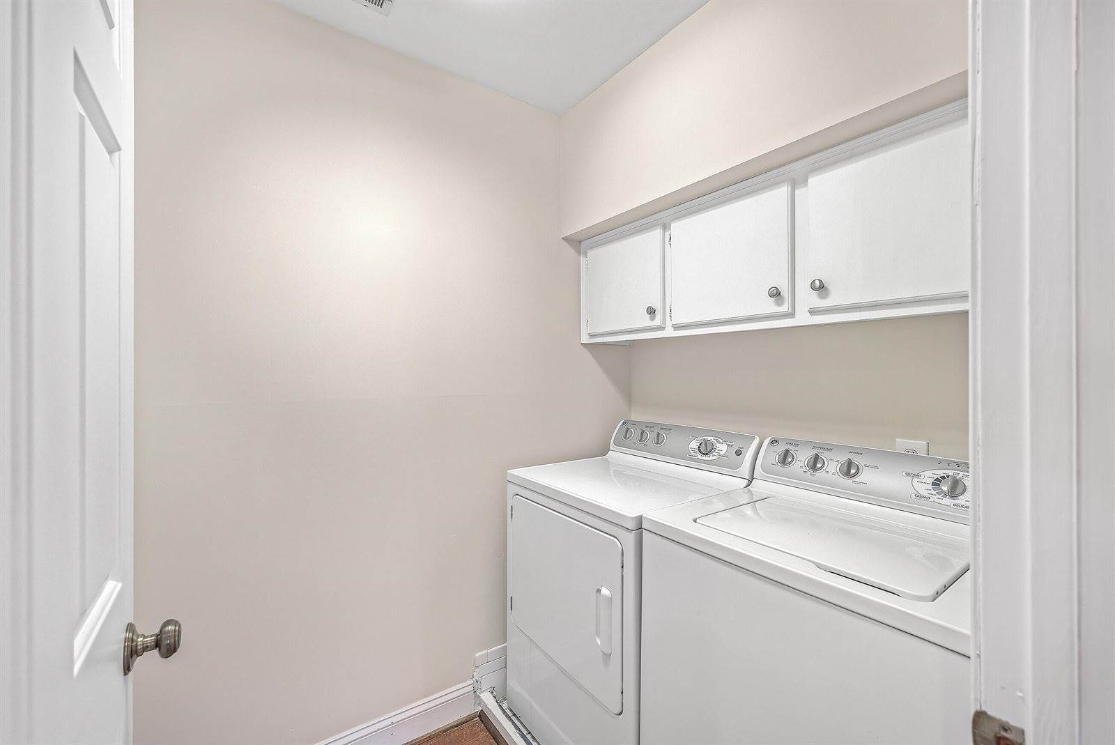 207 Wentworth Street, Charleston, SC 29401