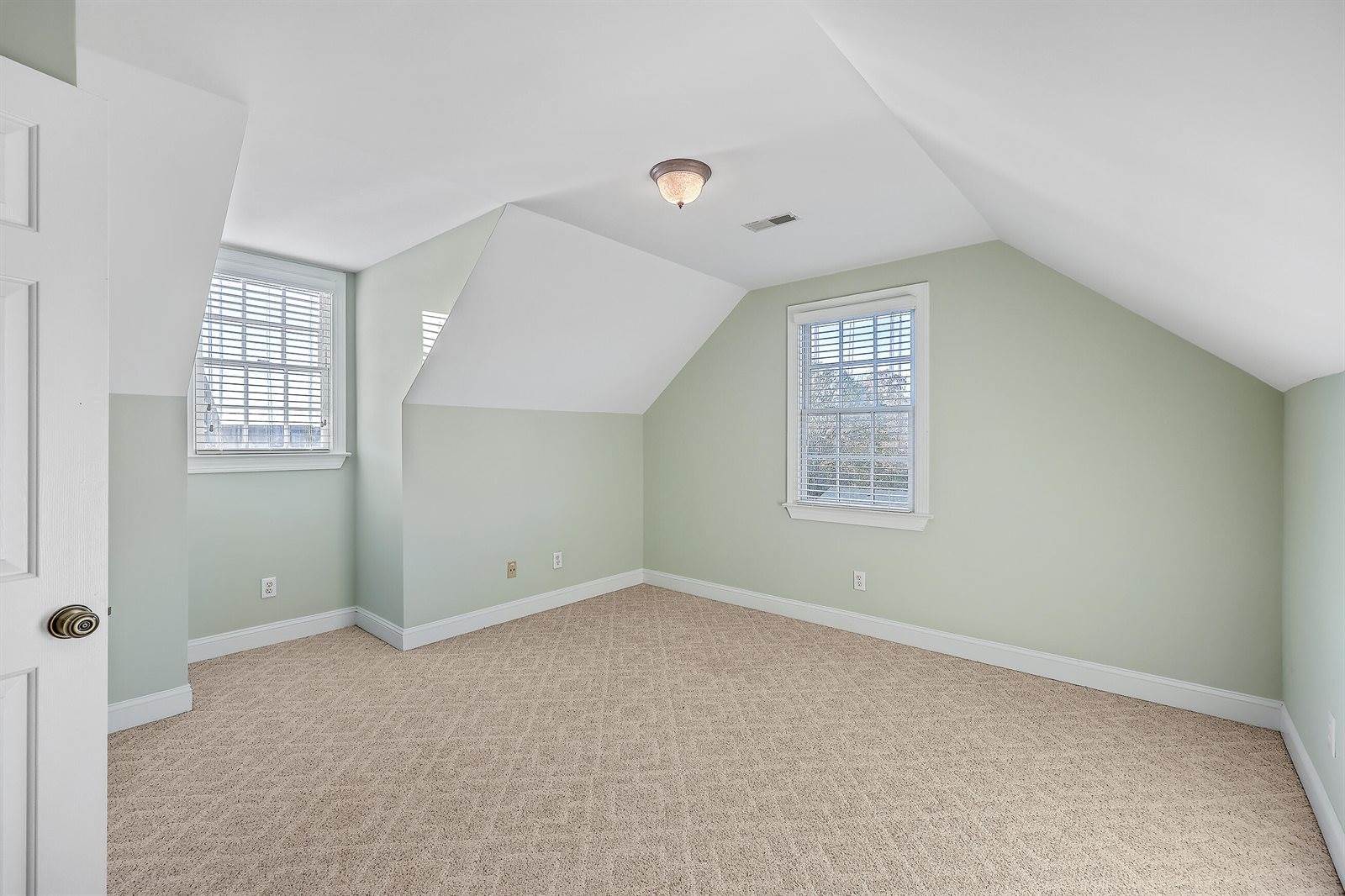 207 Wentworth Street, Charleston, SC 29401