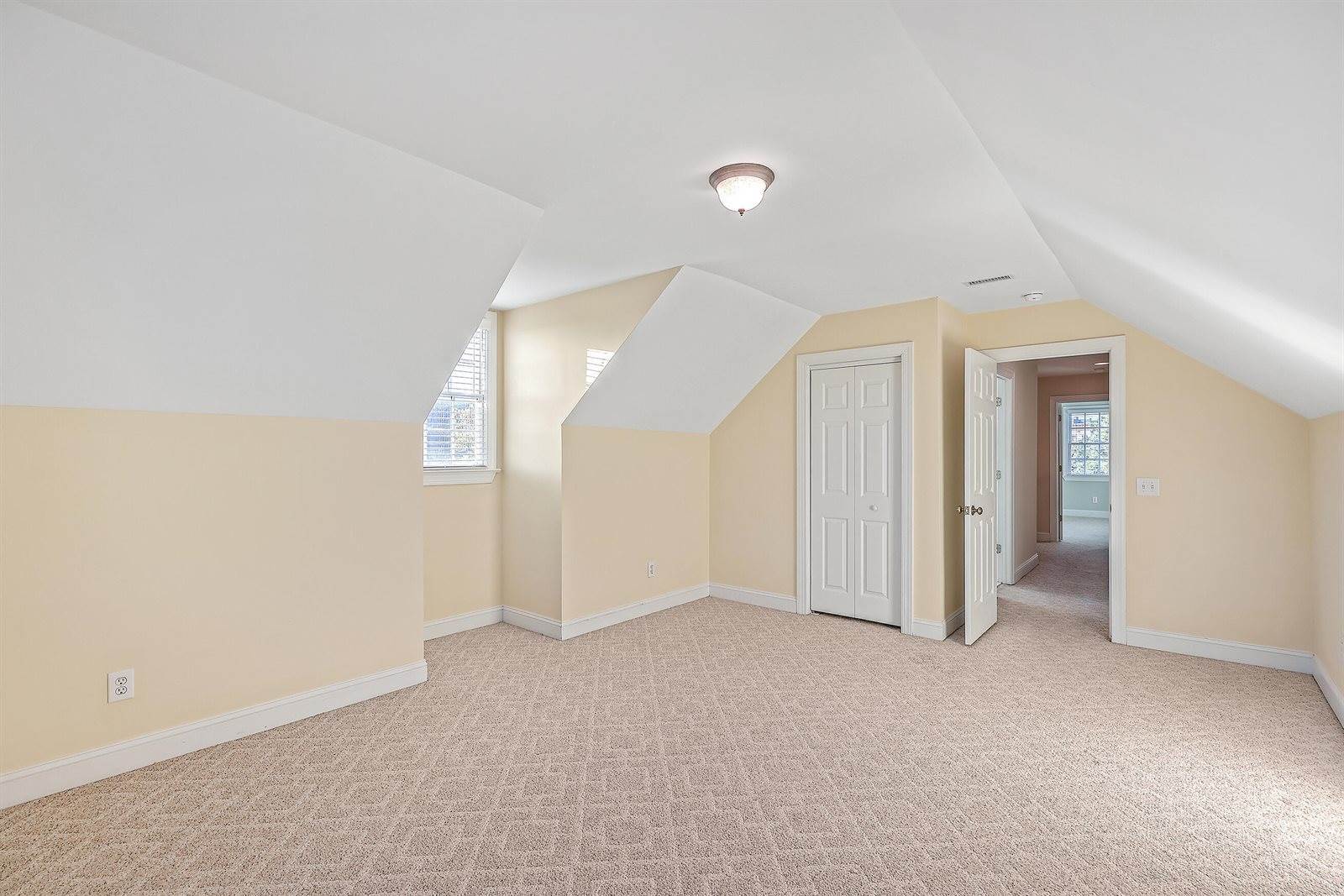 207 Wentworth Street, Charleston, SC 29401