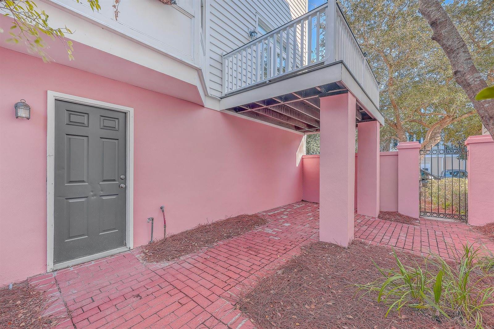 207 Wentworth Street, Charleston, SC 29401