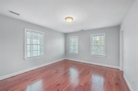 207 Wentworth Street, Charleston, SC 29401