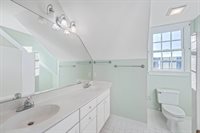 207 Wentworth Street, Charleston, SC 29401