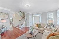 207 Wentworth Street, Charleston, SC 29401