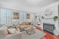 207 Wentworth Street, Charleston, SC 29401