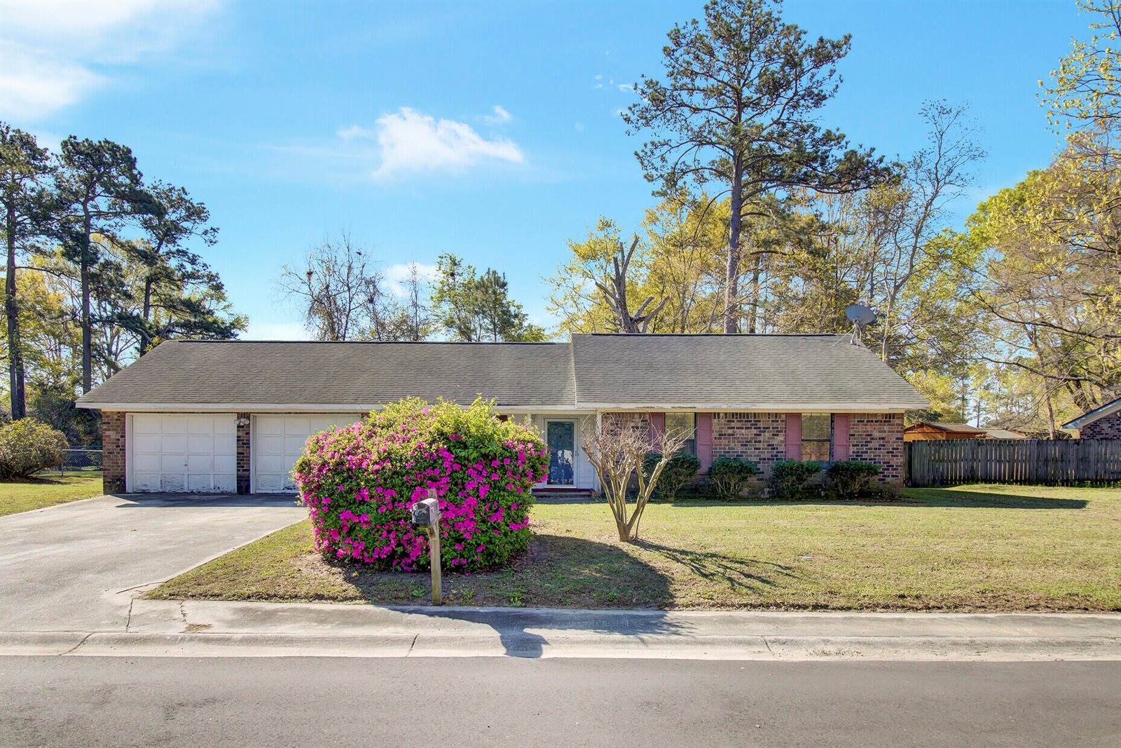 203 Kentucky Drive, Ladson, SC 29456