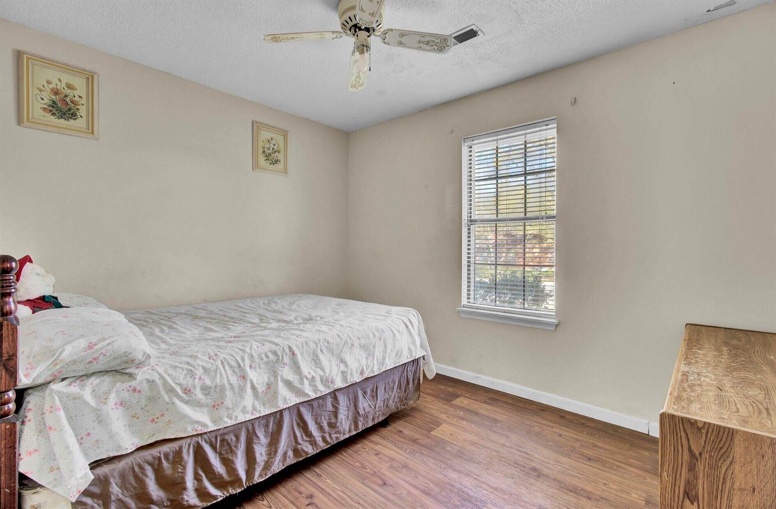 203 Kentucky Drive, Ladson, SC 29456