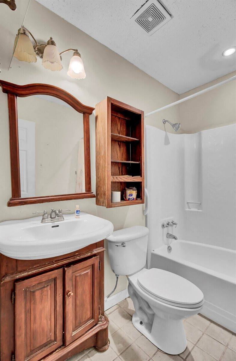 203 Kentucky Drive, Ladson, SC 29456