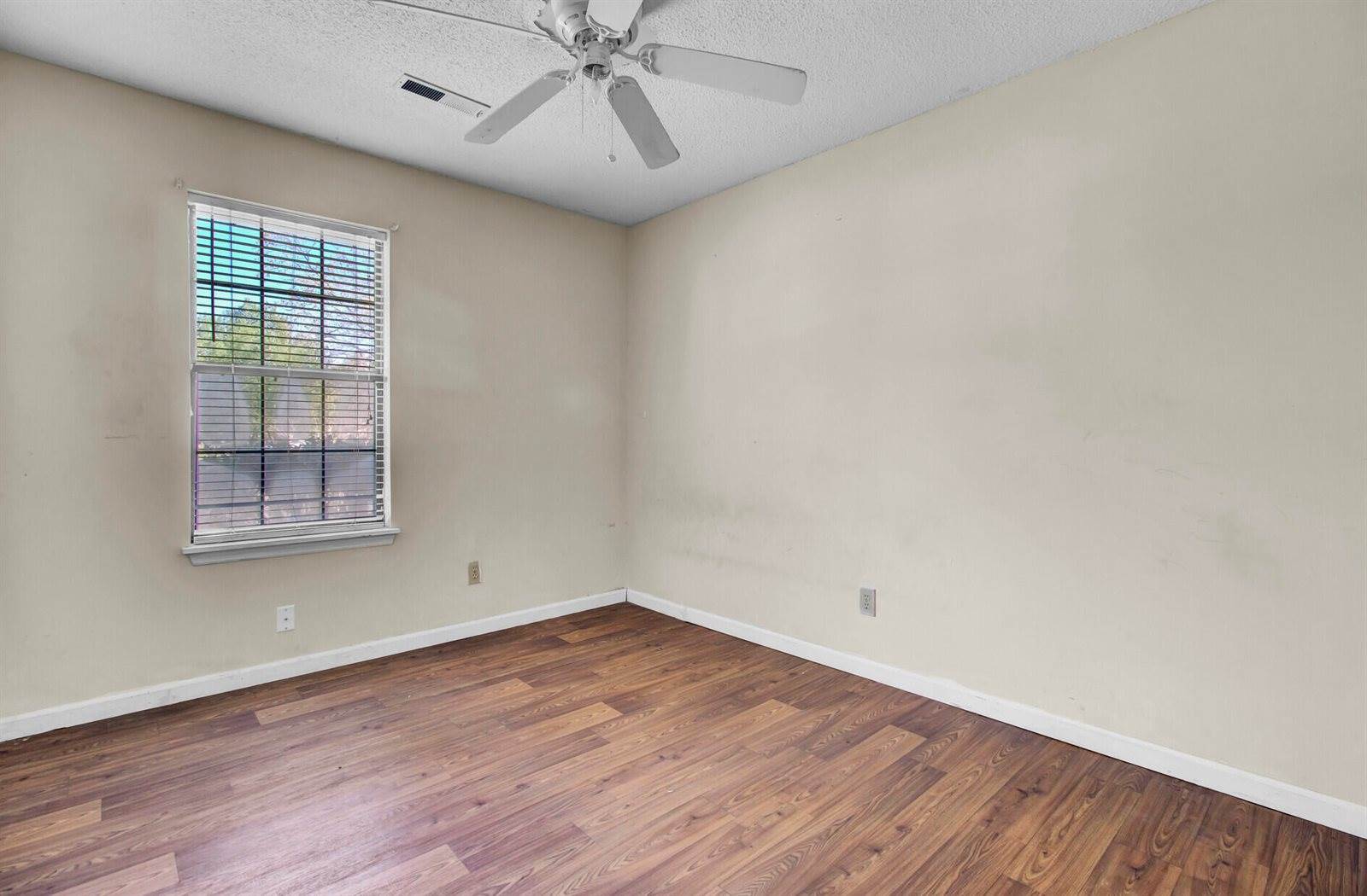 203 Kentucky Drive, Ladson, SC 29456